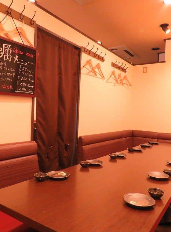 4〜6名は半個室でご案内